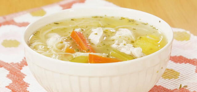 Sopa de pollo